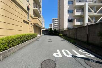 駐車場の出入り口