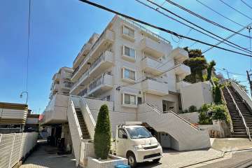 コスモ赤羽の外観（北東側から）