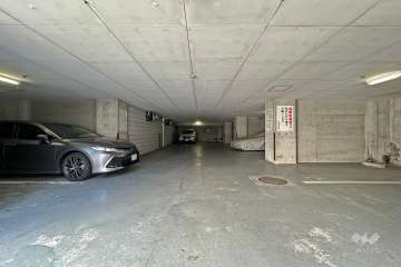 敷地内駐車場（屋内平面式）