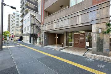 敷地の東側前面道路（北側から）