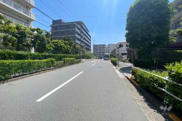 敷地北側の前面道路　