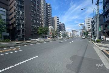 敷地北側の前面道路