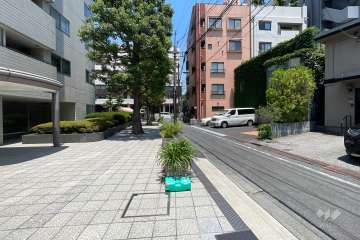 敷地東側の前面道路