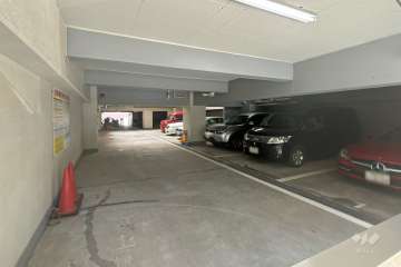 敷地内駐車場（屋内平面式）