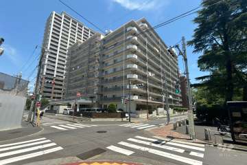 赤羽スカイハイツの外観（南西側から）