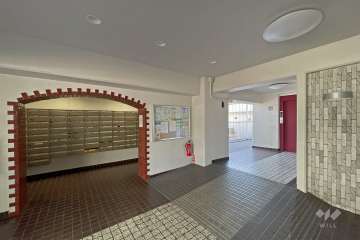 エントランス内と共用ポスト