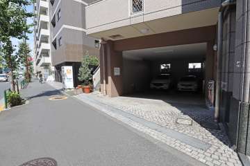 駐車場の出入り口
