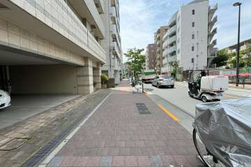 敷地北西側の前面道路