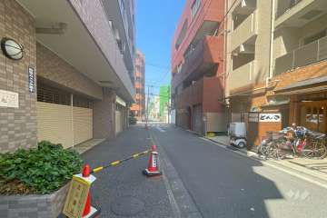 敷地南東側の前面道路