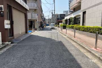 敷地南東側の前面道路