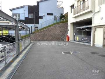 敷地内駐車場（屋外機械式と屋内機械式）