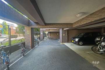 敷地内駐車場（屋内平面式）