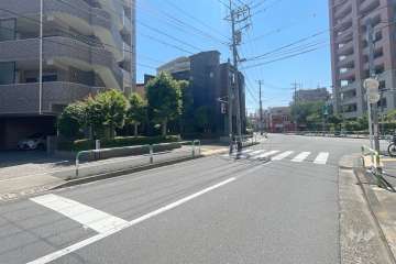 敷地北側の前面道路　