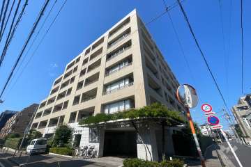 西が丘パークホームズの外観（西南側から）