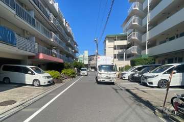 敷地北側の前面道路
