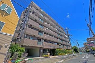 浮間公園ダイカンプラザの外観（南東側から）