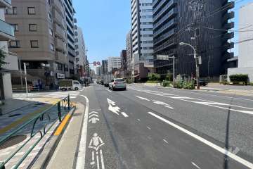 敷地東側の前面道路