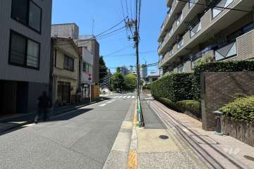敷地南西側の前面道路