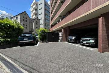 敷地内駐車場（屋内・屋外平面式）