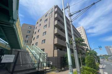 エンゼルパークサイド飛鳥山の外観（南側から）