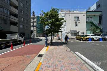 敷地北側の前面道路