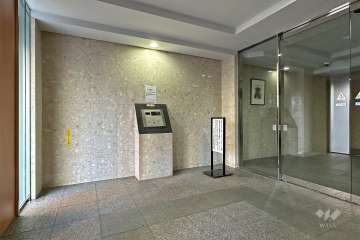 エントランスはオートロック付きです。