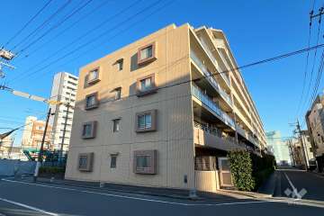 リーデンススクエア滝野川の外観（西側から）