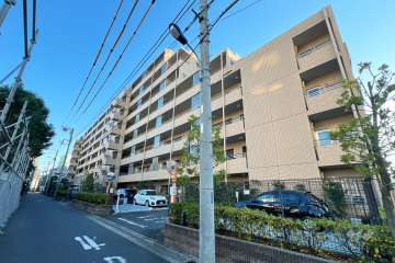 リーデンススクエア滝野川の外観（北側から）