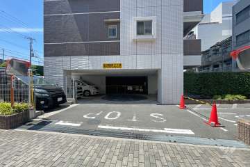 駐車場の出入り口