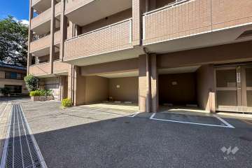 敷地内駐車場（屋内平面式）