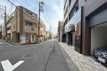 敷地東側の前面道路