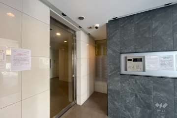 エントランスはオートロック付きです。