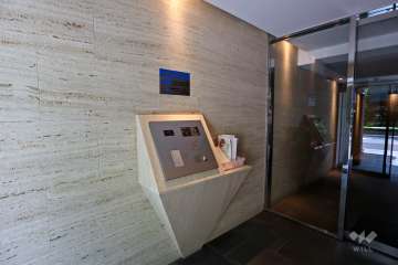 エントランスはオートロック付きです。