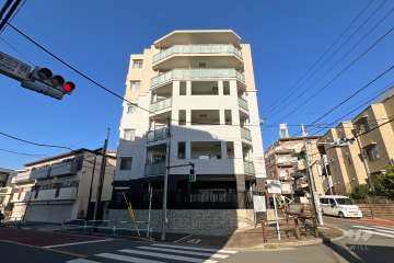 ウィルローズ西ヶ原の外観（南側から）