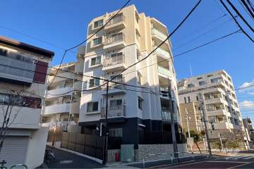 ウィルローズ西ヶ原の外観（南西側から）