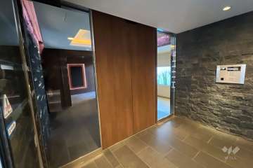 エントランスはオートロック付きです。