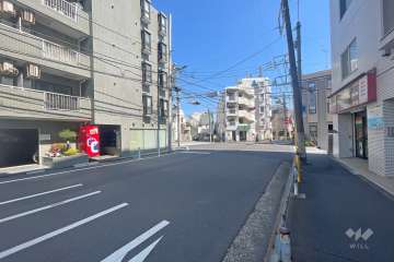 敷地西側の前面道路　