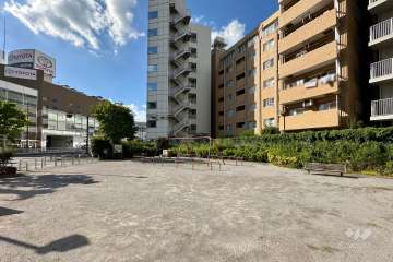 敷地に隣接する北区立東王子公園