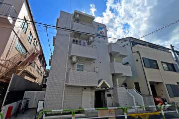 スカイコート赤羽の外観（東側から）ｄ