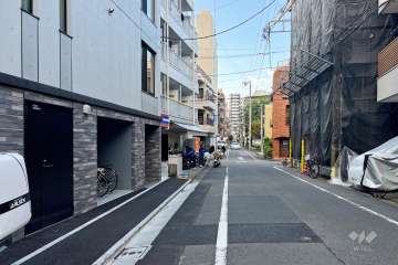 敷地北東側の前面道路