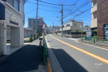 敷地南西側の前面道路