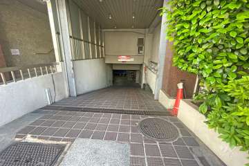 駐車場の出入り口