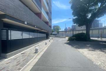 敷地南側の前面道路　