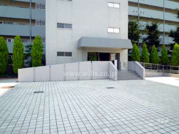 エントランス前広場