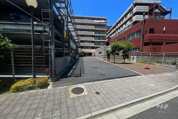 駐車場の出入り口