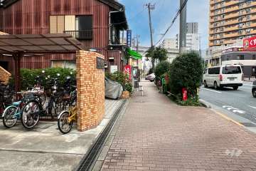 敷地北東側の前面道路