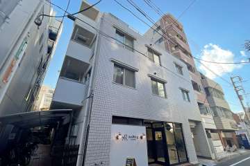 シンエイ赤羽マンションの外観（東側から）