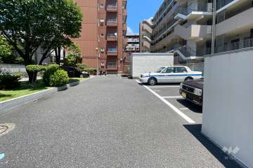 敷地内駐車場（屋外平面式）