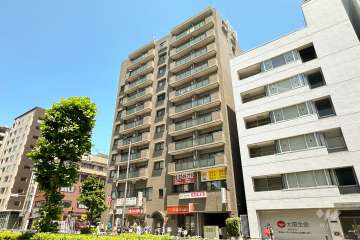 コープ野村赤羽スイートの外観（南西側から）