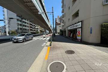 敷地北西側の前面道路